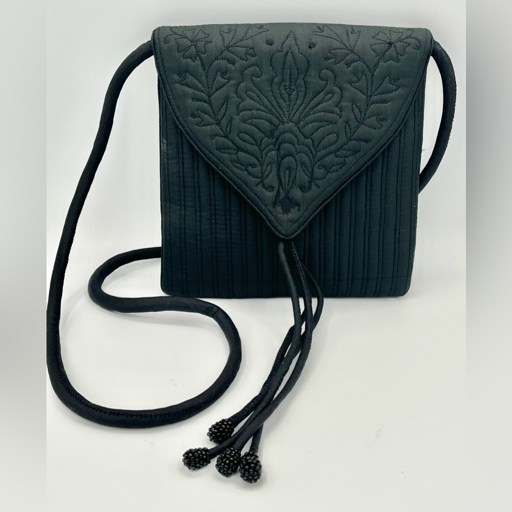 Elegant Black Quilted Shoulder Bag